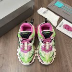 720 顶级巴黎世家 4代 4.0 Balenciaga Track 4.0 巴黎世家四代 增加全新设计 在延续 Track Trainer 户外轮廓和复杂鞋面