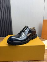 工厂Lv.男士商务休闲皮鞋，全部采用进口原版品牌皮料，只为打造更为舒适的穿着体验，鞋面：原版磨砂牛皮+进口牛皮里，原版防滑耐磨大底8-45 38.45不退换