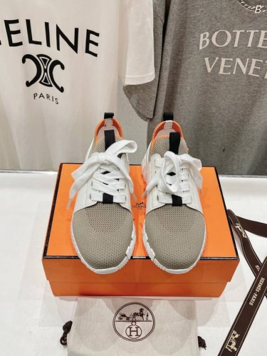 高版本出厂 男码+10 情侣款 Hermes 爱马仕h家24Ss新款情侣运动休闲鞋跑步鞋 经典运动风格+英伦拼色设计，经典耐看！原版倒模楦型，极致1:1形体，进
