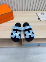 顶级版本 Hermes 爱马仕 涂鸦 火到不行的情侣款二舅拖 猪鼻子夹角凉鞋拖鞋,搭配各种彩色袜子，潮爆了！ 鞋面：进口牛皮 羊京皮 布面内里：进口牛皮 羊皮大