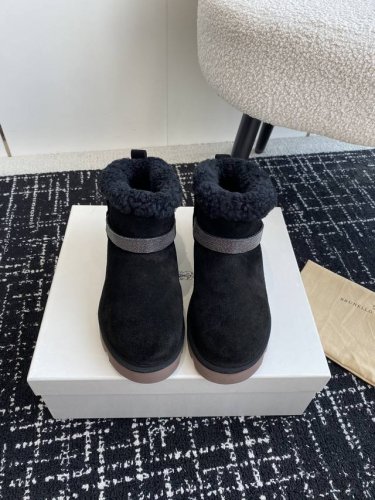 代购级 Brunello Cucinelli 24Ss 冬季新款 雪地靴 羊羔毛包子靴 Bc有着原汁原味意大利奢侈审美dna，以及对女性的深刻理解与苦心钻研，O