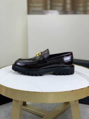 工厂价 顶级原单品质 发泡大底系列 专柜同步dolce&Gabbana 杜嘉班纳 ～高品质. Dg懒人豆豆皮鞋、众多明星至爱，采用高端进口头层开边珠小牛皮拼接设