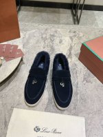 女 男10. Loro Pian*经典爆款lp顶级版本 英伦流苏平底毛毛乐福鞋 升级版 原来这就是传说走两万步都不会累脚的乐福鞋这双乐福鞋把颜值和脚感都拿捏住了