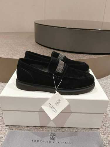 Brunello Cucinelli 新款bc经典休闲鞋一脚蹬乐福鞋系列单鞋 Bc是意大利知名品牌，极简主义风格，复古又高级！简约又大气，属于非常耐看的款式！高