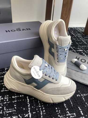 代购级女款330 男款 Hogan系列 情侣 运动鞋 25ss新款 Hogan 运动鞋贾玲同款本款H601系列运动鞋兼具个性设计和复古元素，轻便鞋底沿袭系列款式
