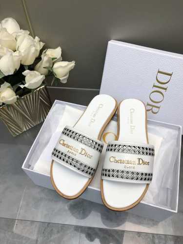 迪奥 Dior 早春新款女鞋 Cd字母logo平底拼色一字拖鞋 市面顶级版本 材质:鞋面进口牛皮 牛皮皮内里+意大利真皮大底 跟高:平跟size：35-41