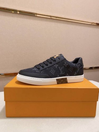 工厂价 Louis Vuitton 路易威登 Lv 新款专柜同步发售，鞋面意大利进口头层牛皮，全进口羊皮内里，完全1比1复刻，鞋底：原厂特供原版底，独家活动成型