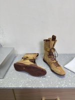 QUAI 小众潮牌 25ss春夏新款 走秀款德训 拳击靴 休闲靴设计理念源于拳击靴和芭蕾舞鞋两者的结合，动感而柔美～体现了纯正的运动元素和混合的魅力从柔和的粉彩