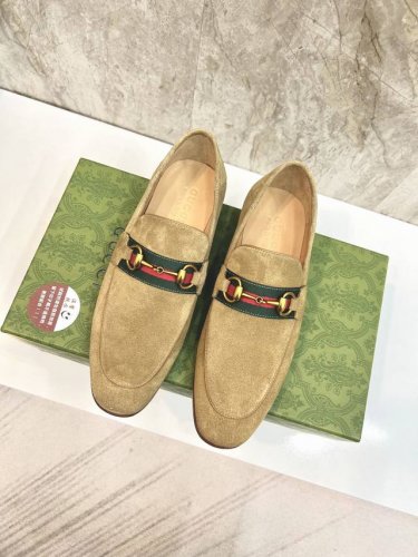 原版真皮大底 品牌：GUCCI 古奇 标准码：男码38 44 45 46可以定做 等级：官网同款 原单品质 材料：原版牛皮 水染牛皮内里 原版真皮大底 款式类别
