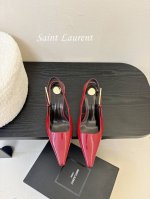 独家爆品 Saint Lauren* 小金条高跟鞋依日延续以往的高级和优雅ysl 小金条鞋跟真的太好看啦！ Saint Laurent 方形尖头露跟高跟鞋小金条