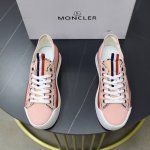 出厂价： MONCLER 盟可睐 蒙口 -鞋面：品牌布匹拼接皮料车-内里：舒适透气 情侣款 -大底：原版轻便耐磨大底-超高品控 做工精细：凸显 高端 贵气 档次