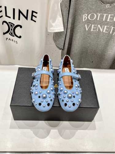 高版本出厂 独家新品 Alaia 阿莱亚24Ss 走秀款糖果色网面平底芭蕾舞鞋 最近超火的一款平底鞋 章小蕙同款 甜酷芭蕾风 人气超高的一款芭蕾舞鞋，浪漫又迷人