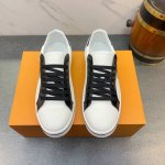 古奇 四季男鞋高端品牌 官网1:1最新款：原版开模定制，升级版顶级大底，更轻便，防滑 鞋面牛皮+湿贴蜜蜂+猪里，市场顶级品质，时尚主打潮流，百搭爆款，简单不失品