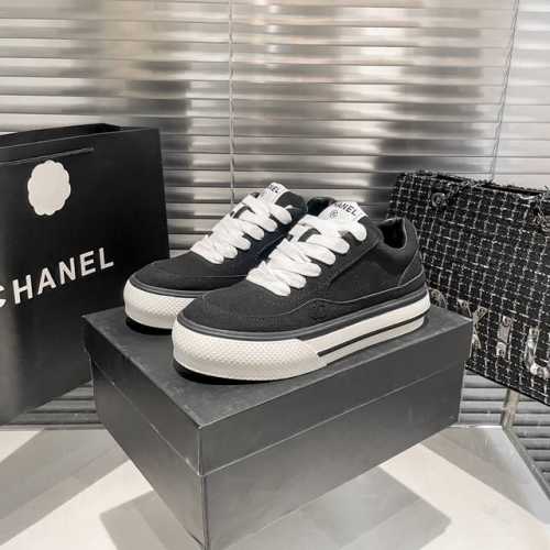 出厂： Chanel 香奈儿 新款 低帮熊猫鞋 休闲运动板鞋 厚底小白鞋 材质：绒面 码数：35-41