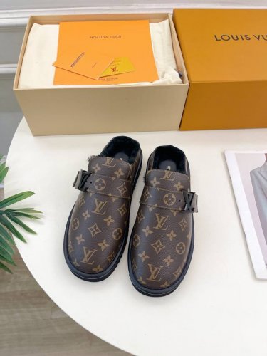 Lv 路易威登 24 2024秋冬新品 顶级版本 专柜主打最新款 老花面包穆勒羊毛拖鞋硬货上新 代购级别！高级感十足！国内外博主刷爆的一款，复古又时髦 上脚美炸