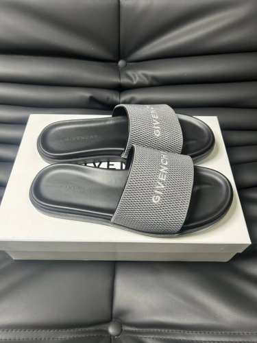 Givenchy纪梵希 实价 进口头层牛皮，高端1:1开模定制，原版升级版大底，更轻便，防滑 最高版本高品质精品， 夏季必入！Size：男38-45
