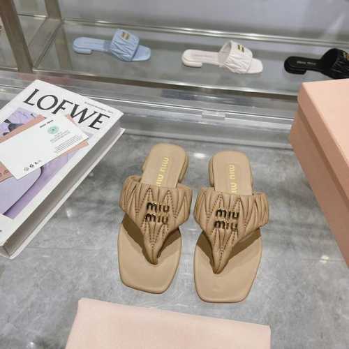 Miumi*2024ss春夏新款平底小羊皮凉鞋拖鞋顶级版本 Zp开发 原版拆卸 对版菱格纹 秒杀市面普通版本，miumiu真的太少女啦！小羊皮超级软糯 舒适度超