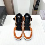 出厂: 独家顶级版本 Air Jordan耐克联名25vs最新王炸爆款系列 情侣彩色拼色休闲鞋 唯独一款牛皮拼色的高帮鞋，耐克乔一情侣毛鞋让鞋迷大开眼界，各种意