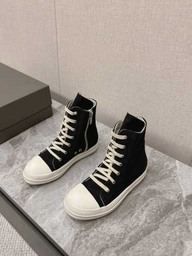 男10 Ro欧文斯rickowens 主线 西瓜头高帮款式 进口布面材质，和针车间距都是极致还原！ 质感细腻无敌，奢侈品的触感！ 牛皮内里 大底tpu奶香大底