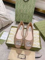 出价 原版级 Gucci 经典春款单鞋 经典必须精品水晶钻双g扣 新款 最新爆款 2024官方同步出新 代购级别！Gucci 高版本单鞋上脚特别的秀气！原版套楦