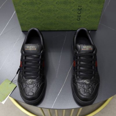 品牌：古奇GUCCi 标准码：男码38 44 45可以定做 等级：官网同款 材料：原版牛皮面 舒适混种加厚羊皮内里 原版耐磨柔软大底 款式类别：休闲运动版 小