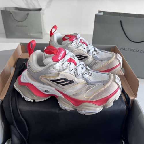 巴黎5XL 正确版： Balenciaga巴黎世家CARGO 23ss 走秀款 做旧工艺采用手工制作完成，每款鞋的做旧程度、擦破大小及范围具有一定的差异性，属于