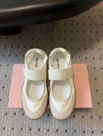 代购级 miumi* 缪缪 25Ss 春夏新款 阿甘鞋休闲运动鞋 玛丽珍魔术贴运动鞋 太好看啦！大爆款再次来袭，魔术贴的设计真的是可可爱爱！Miumiu最新爆款