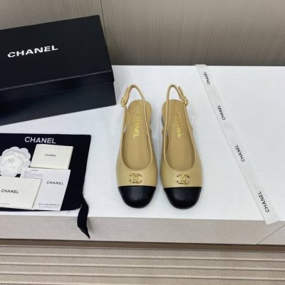 出厂价 小香家凉鞋chane*｜，山茶花大爆款！小香官网香奈儿早春凉鞋， 看着就很讨喜，小圆头 衬托脚也变得瘦瘦的，上脚给人就是一种年代的复古情怀鞋、欧美走秀新