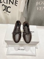 高版本出厂 The Row Ss秋冬爆款平底玛丽珍单鞋 非常舒服的平底鞋，极简设计理念，版型显瘦好穿颜值与实用性并存 鞋面：进口小羊皮 内里：山羊皮内里 大底：