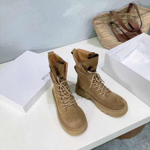 高品质出厂 ！小众潮牌顶级品质！ Jw Anderson 24Ss秋冬潮牌新款松糕厚底马丁靴短靴！英国小众品牌独特而不夸张的设计、不易撞款、每款鞋子都足以引领潮