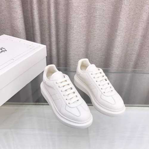 麦昆alexander Mcqueen 运动鞋 女码 男码 为小白鞋疯狂打call 超过150种版面，做市场最顶级的质量。 麦昆alexander Mcquee