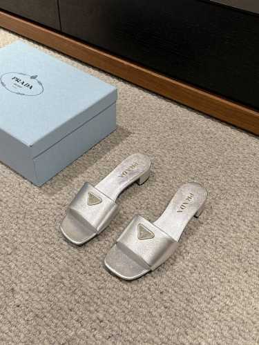顶级品质 Prada Ss24 New Arrival～ P家2024春夏新品｜三角标拖鞋 鞋面精致 简约大方，兼具优雅与性感 牛皮鞋面 羊皮里垫 意大利真皮大