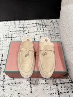 男+10 #情侣 代购级 Loro Piana 乐悠翩雅 25 升级版本 情侣 乐福 半拖 Lp是意大利顶级奢侈品牌 低调奢华 设计都是一贯纯色系 简单、细节巧