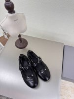 balenciag 专属平底蛋仔鞋 黑色 面料 牛油皮 超软 内里 小羊皮 顶级版本 全部对版材料 继续着Demna式的对主流华丽时尚的反叛态度 透染工艺 大L