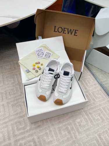 配原版飞机盒出厂350,扣子10 Loewe 25Ss早春阿甘鞋 德训鞋 运动鞋 全网最快购入原版开发 罗意威拼色运动鞋！极简风格真的做到极致、实在太百搭！随便