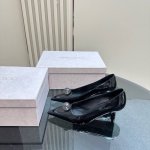厂价 Jimmy Choo｜吉米周25WF早春新品水滴猫跟高跟鞋系列我们家JC一如既往品质优越 低调不失华丽 性感又不显张扬说的就是这款 上脚太好看了 鞋型是大