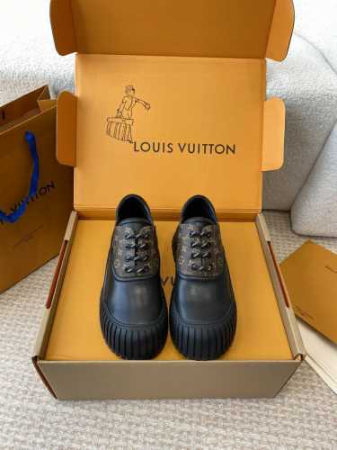 官网同步盒包装 Louis Vuitton 24秋冬 Lv 路易威登秋冬新款复古厚底鞋 玛丽珍 可爱十足非常减龄，完全不害怕显腿短，穿上后显得腿又瘦又直，超级推