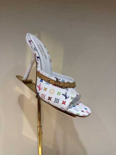 Lv X Tm 路易威登X村上隆联名6Am 系列 白三彩 平底 凉拖鞋 原版购入开发 做货 本款 6Am 凉拖出自路易威登 X 村上隆再版系列，为全幅 Mono