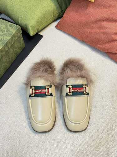 出厂： Gucc 24S I Fwnew Arrival～Gucci 羊毛托斯卡纳兔毛衔扣穆勒鞋 半拖顶级版 购买两双原版拆皮拆格一比一还原，羊皮面 橡胶耐磨底