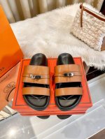 出厂： Hermes 爱马仕2025顶级专柜 早春新款 官网上新 爱马仕种草新品 25Ssh扣二舅拖 二舅拖 爱马仕 Hermes 早春多巴胺穿搭 专柜限定 小
