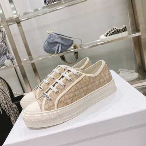 出厂： size：35-41 41码订做不退换 Dior迪奥 刺绣 系列. 图案系带平底休闲鞋