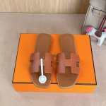 经典红棕全包中底 』出厂价P Hermes 爱马仕H拖鞋Oran凉鞋系列 时尚又百搭 超级舒服 每个细节都做到极致 原版丝绒面料 原版1:1独家私模鞋面 原版真