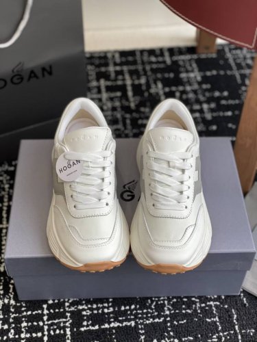 代购级女款 男款 Hogan系列 情侣 运动鞋 25ss新款 Hogan 运动鞋贾玲同款本款H601系列运动鞋兼具个性设计和复古元素，轻便鞋底沿袭系列款式，增添