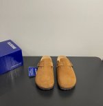 Birkenstock 博肯 潮流时尚休闲全包拖鞋，面包鞋，人体工程学设计符合脚形的脚床，软木材质穿着超级轻便舒适，楦形线条优美，做工精致，长时间穿着不累脚。