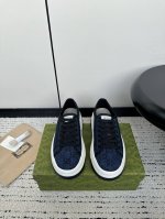 Gucci 24Ss 最新情侣款 1977系列 厚底 老花 帆布鞋 休闲 运动鞋 标识由始于 30年代的早期 钻石萎格纹演化而来，于20世纪70年代首次开始使用