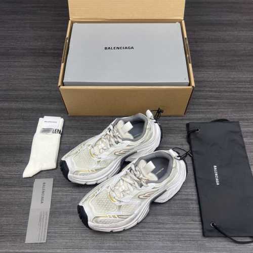 660 纯原版本Balenciaga巴黎世家 6Xl 圆头系带 低帮 老爹鞋白金色。重工打造 所有配件均通过定做出产正品裁片 正确字体电绣 粗细、位置、大小正确
