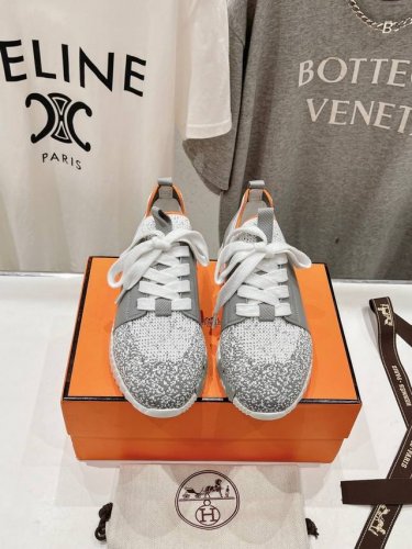 高版本出厂 男码+10 情侣款 Hermes 爱马仕h家24Ss新款情侣运动休闲鞋跑步鞋 经典运动风格+英伦拼色设计，经典耐看！原版倒模楦型，极致1:1形体，进