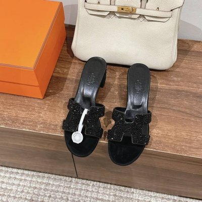 中跟钻面 Hermes 爱马仕h拖鞋oasis 凉鞋系列 时尚又百搭 超级舒服 每个细节都做到极致 原版swift小牛皮 原版1:1独家私模鞋面 原版真皮大底