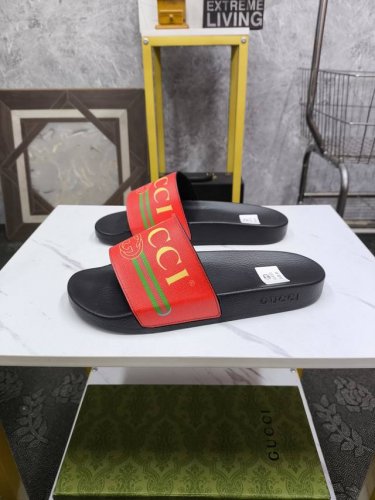 实价 情侣款 GUCCI-古奇 百搭休闲拖鞋，进口原版材质，羊皮内里 高档舒适，原版大底轻盈耐磨！纯手工制作，细节决定品质！37-44 35.36.46.47定