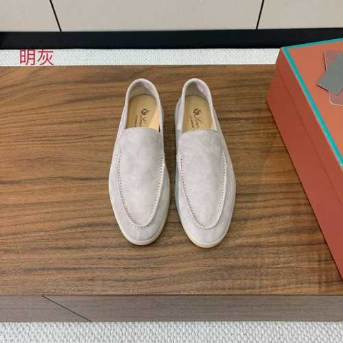 高版本 男款10 Loro Piana 光面乐福鞋。意大利顶级羊绒复古优雅低调奢华。时尚性与皮料实用性同样兼具依然全网最高品质。鞋面羊京丝质柔滑。手工缝线，水染